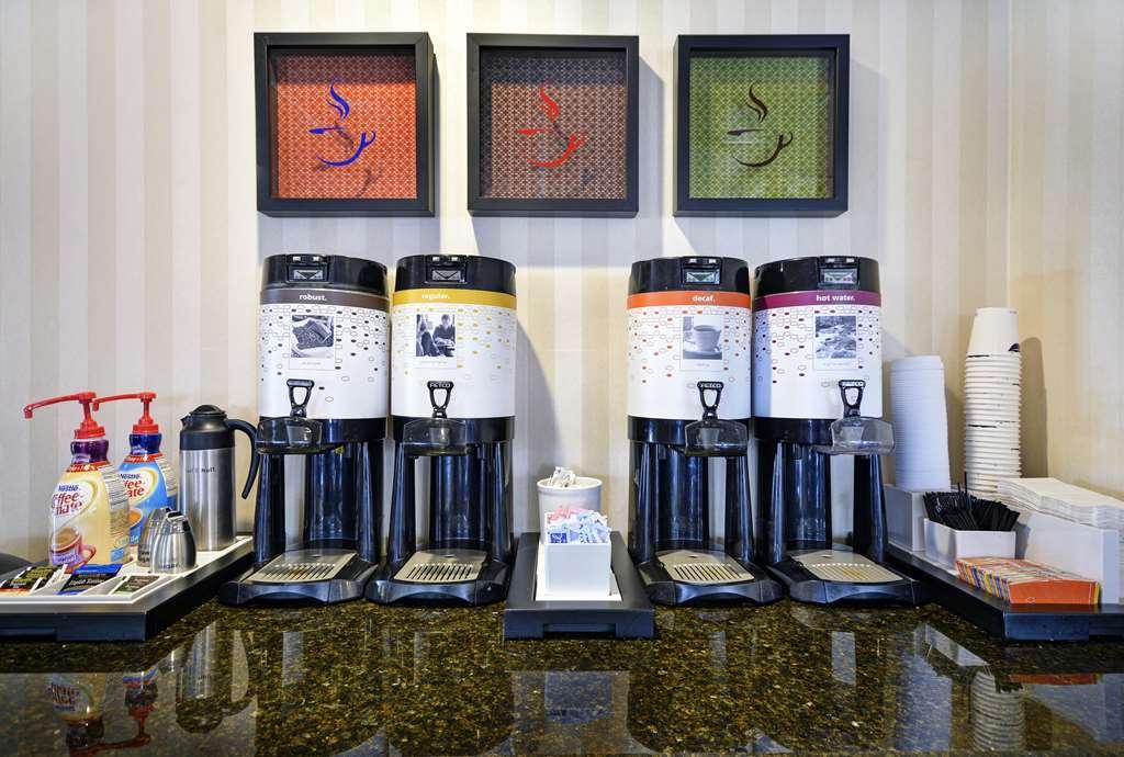 Hampton Inn Athens Restaurant photo