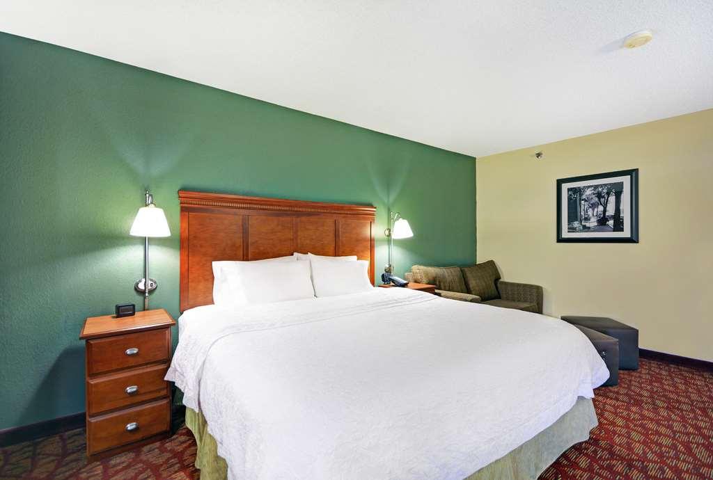 Hampton Inn Athens Room photo